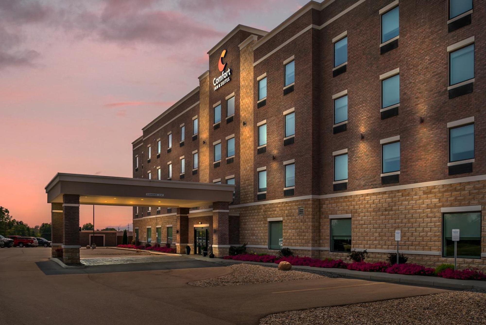 Comfort Inn & Suites Adrian Exterior photo